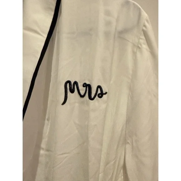 NWT - Kate Spade New York White Mrs. Embroidered Initials Bathrobe Sz L/XL